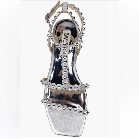 Badgley Mischka Embellished T-Strap Flat Sandals NWOT - Picture 3 of 8